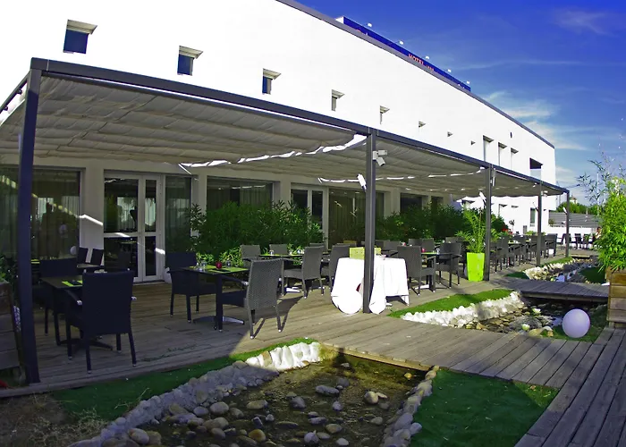 Campanile Montpellier Ouest - Croix D'Argent Hotel